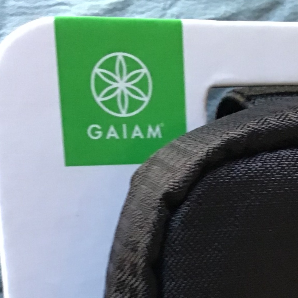 GAIAM RUNNING PACK NWT - Picture 2 of 12